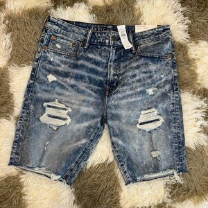 NEW American Eagle Men's distressed Blue Jean Shorts size 33 stretch 10” inseam